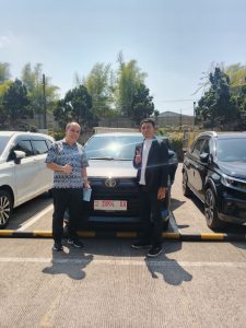 Serah terima unit Toyota