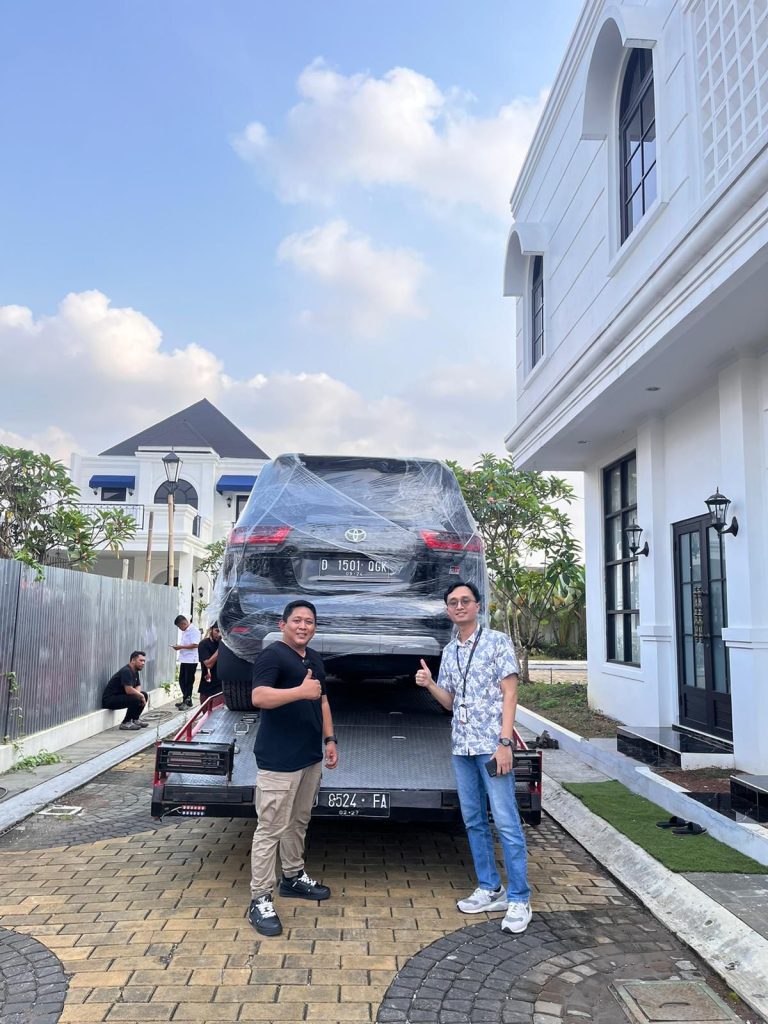 Serah terima unit Toyota